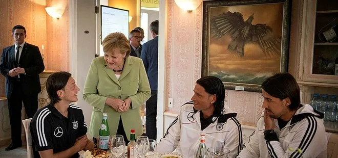 Angela Merkel’den Mesut Özil açıklaması