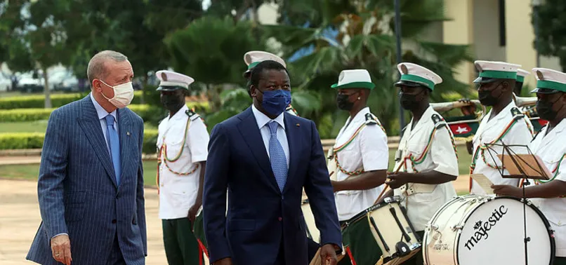 Başkan Erdoğan Afrika turunda! İkinci durak Togo! Cadde ve sokaklarda dikkat çeken afişler