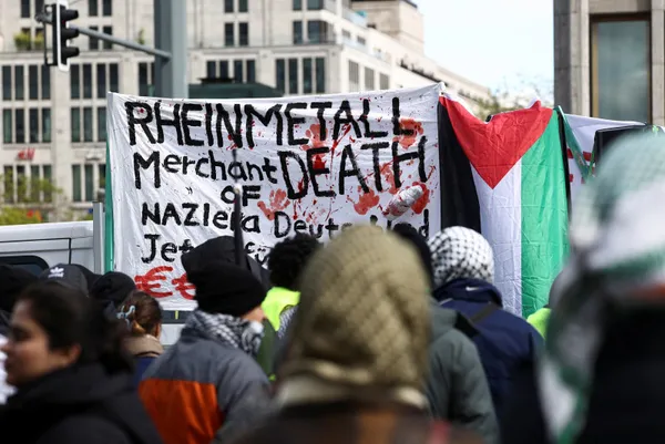 almanyanin-israile-silah-sevkiyati-protesto-edildi-1713639107279.jpg Almanya'nın İsrail'e silah sevkiyatı protesto edildi - 1