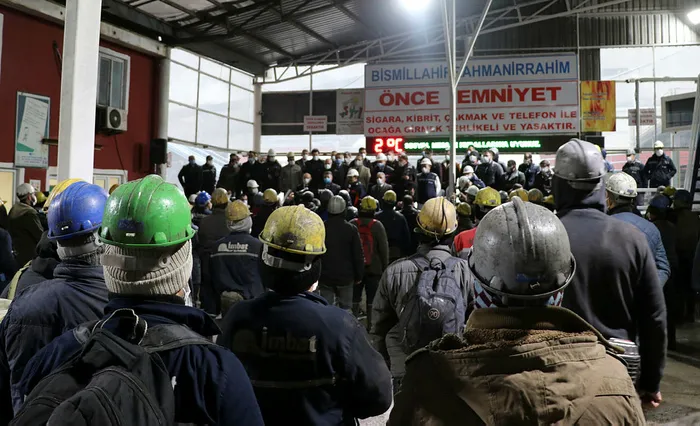Enerji ve Tabii Kaynaklar Bakanı Fatih Dönmez, Soma'da madencilerle buluştu - 1