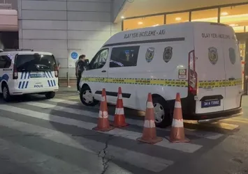 Beylikdüzü'nde AVM'nin yemek katında asma tavan çöktü: 1 yaralı