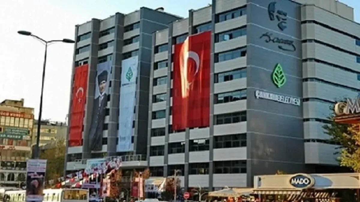 CHP'li Çankaya Belediye'sinden sistematik ağaç katliamı! Bölge halkına baskı ve darp