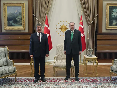 son-dakika-baskan-erdogan-kktc-basbakani-unal-usteli-kabul-etti-1654010197238.jpg SON DAKİKA: Başkan Erdoğan KKTC Başbakanı Ünal Üstel’i kabul etti - 1