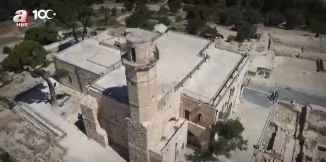 israilden-ezan-yasagi-camiyi-kapatip-sinagoga-cevirdiler-1699429853686.jpg İsrail’den ezan yasağı! Camiyi kapatıp sinagoga çevirdiler - 4