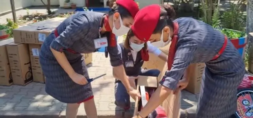 THY kabin memurları 100 çocuğu hayaline kavuşturdu