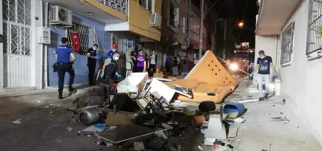 İzmir’de evden çıkmak istemeyen kiracı eşyaları sokağa saçtı