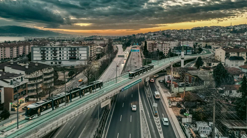 kocaeli-ulasimda-vites-yukseltti-tramvaydan-metroya-dev-yatirimlar-1790180945830.jpg Kocaeli ulaşımda vites yükseltti: Tramvaydan metroya dev yatırımlar - 2