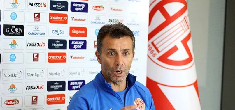 Süper Lig'de bir hoca daha istifa etti