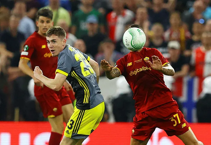 uefa-avrupa-konferans-liginde-roma-sampiyon-1653512907498.jpg UEFA Avrupa Konferans Ligi'nde Roma şampiyon! - 6