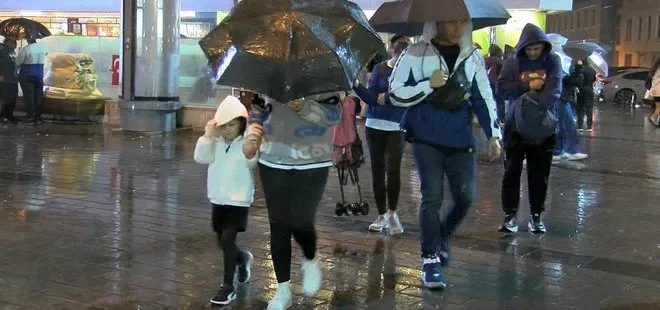 Sıcaklıklar 12 derece birden düştü! Meteorolojiden kar ve sağanak uyarısı... A Haber’de saat verdi