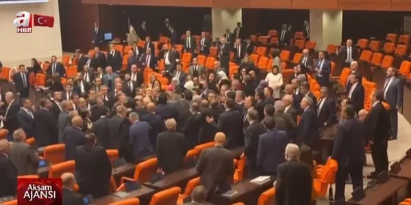 Kılıçdaroğlu’ndan Meclis kürsüsünde provokasyon: Milletin iradesini hedef alıp AK Partili vekillere parmak salladı