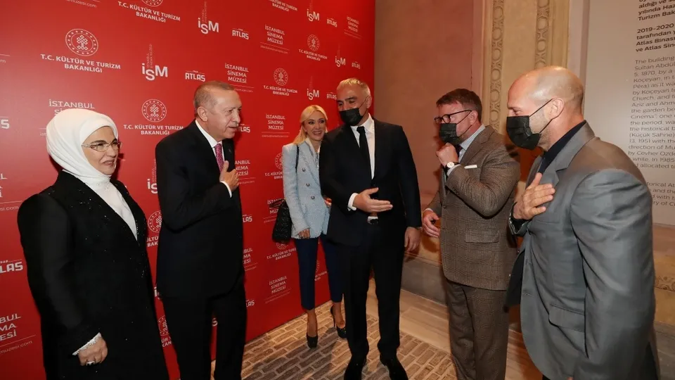 Başkan Erdoğan Tarihi Atlas Sineması'nı açtı! Törene ünlü isimler Jason Statham ve Guy Ritchie de katıldı