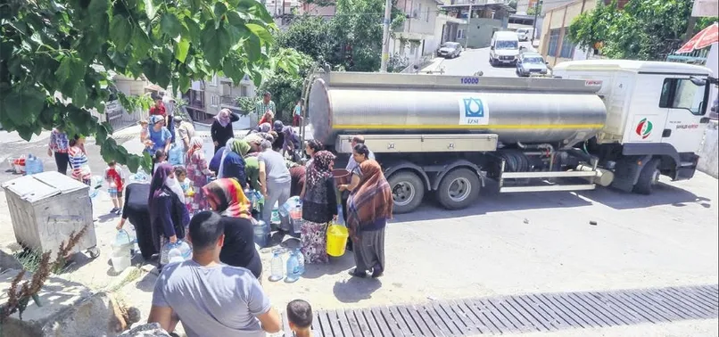 İzmir dedin mi akan sular durur!