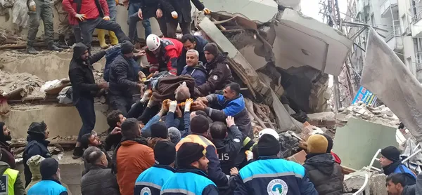 Son dakika: Kahramanmaraş’ta 7,7 ve 7,6 büyüklüğünde 2 büyük deprem! AFAD’dan açıklamalar peş peşe geldi | Birbirinden bağımsızlar