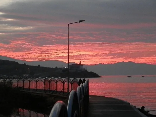 İzmir Foça’da günbatımı manzarası