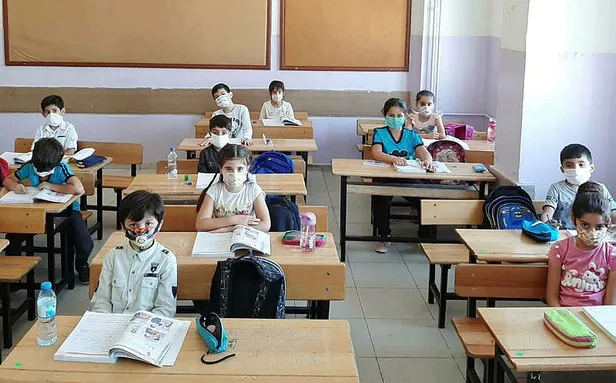 MEB son dakika: Ara tatil uzayacak mı, ne zaman bitiyor? 2020 Uzaktan eğitim ne zaman başlayacak?