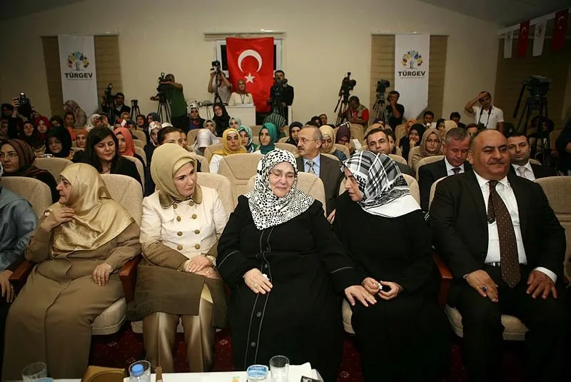 emine erdogan dan sule yuksel senler icin mesaj