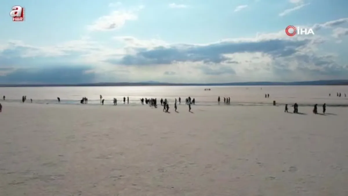 Tuz Gölü'ne ziyaretçi akını