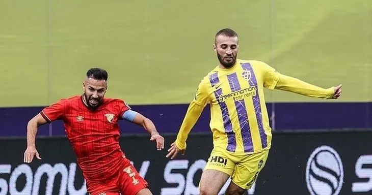 Arda Turan’dan Galatasaray’a transfer çıkarması! O futbolcunun peşinde düştü…