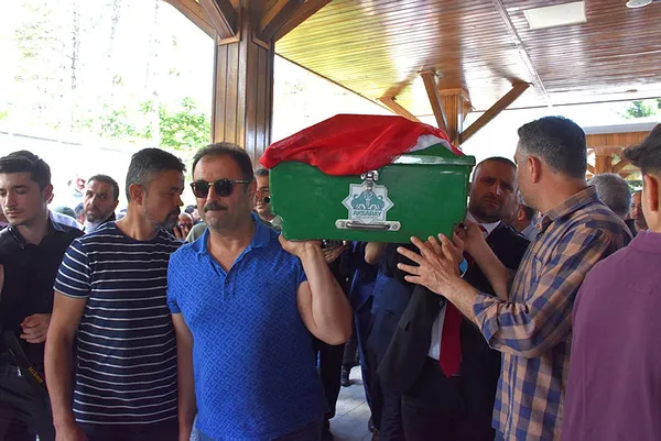 ankarada-evinde-vurulan-avukat-belenin-supheli-olumu-sevgilisi-intihar-dedi-ama-1686919369800.jpg Ankara’da evinde vurulan avukat Belen’in şüpheli ölümü! Sevgilisi intihar dedi ama... - 7