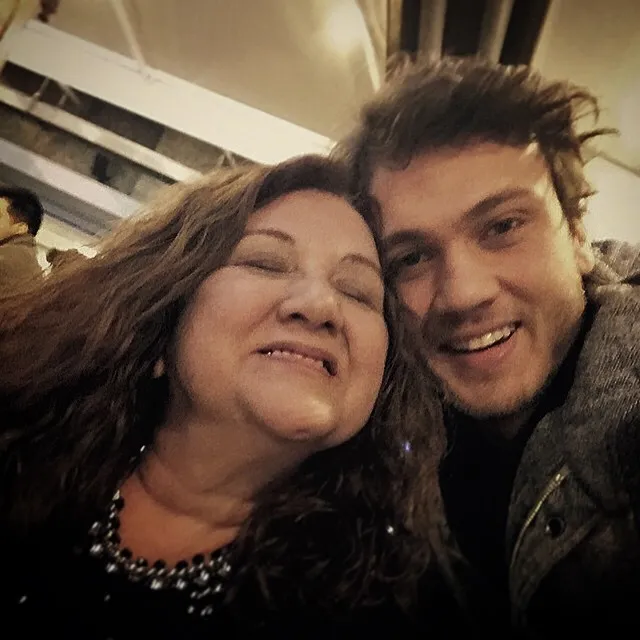 Ãukur'un Yamaç'ı Aras Bulut İynemli annesi ile olay oldu