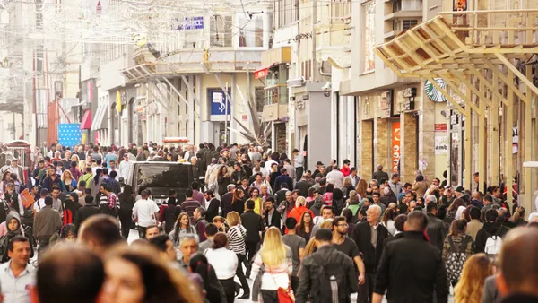 AK Parti'den muhaliflerin cılız iddialarını çürüten anket! Gençlerin yüzde 70'inden gururlandıran yanıt - 2
