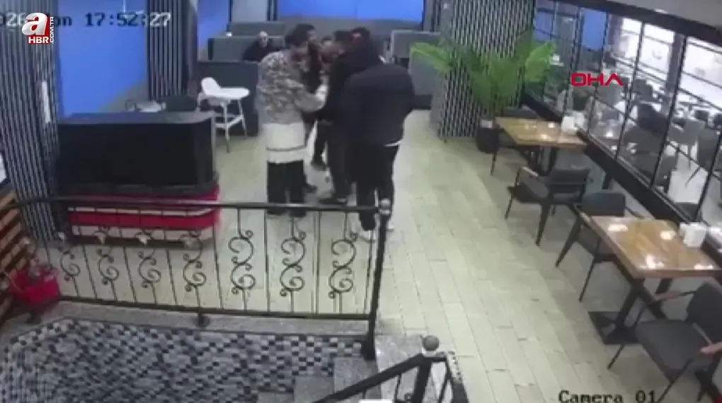 Bursa’da kafede meydan savaşı!