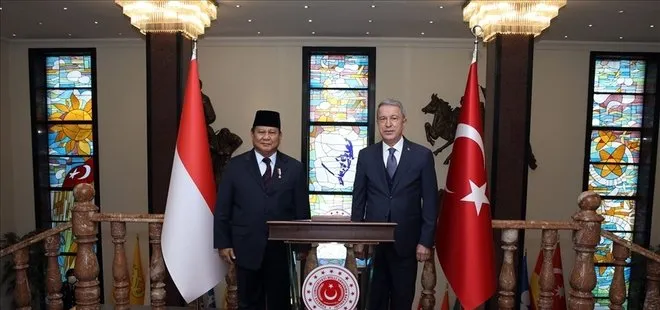 Son dakika: Milli Savunma Bakanı Akar Endonezya Savunma Bakanı Subianto ile bir araya geldi