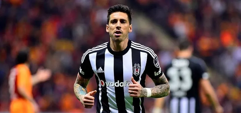 Jose Sosa ilk idmana katılmadı