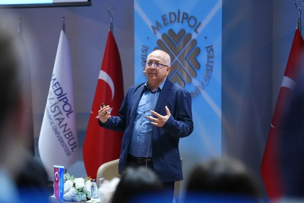 dekolonizasyon-ve-yeni-bir-dunya-ihtiyaci-medipolde-masaya-yatirildi-1778650364444.jpeg Prof. Dr. Cemil Aydın: Sömürgeciliğin zihinsel mirası devam ediyor - 2