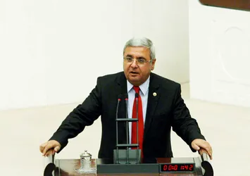 Mehmet Metiner: Bu millet seni tükürüğüyle boğar