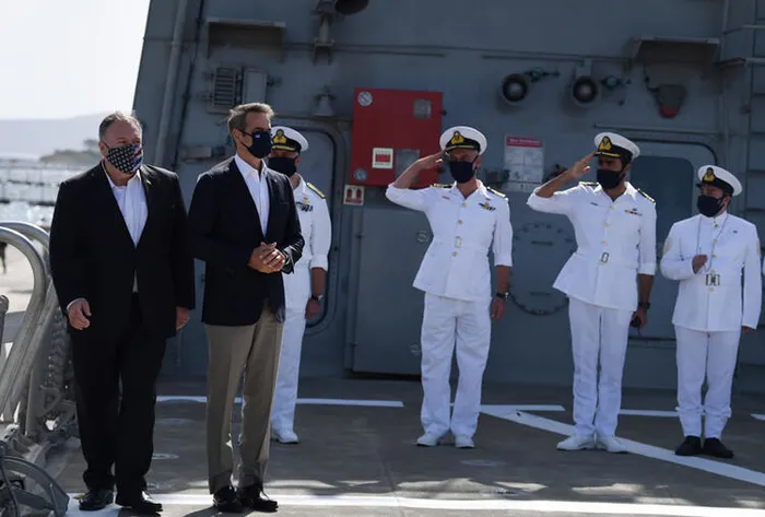 Son dakika: Türkiye’nin yanı başında çıkarma! ABD gemisi yanaştı, helikopterler indi!