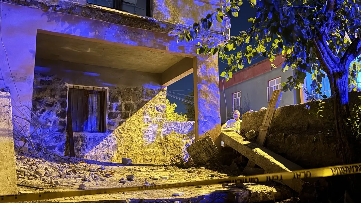 Diyarbakır’da evde panik anları! Balkon çöktü: 2’si çocuk 5 yaralı