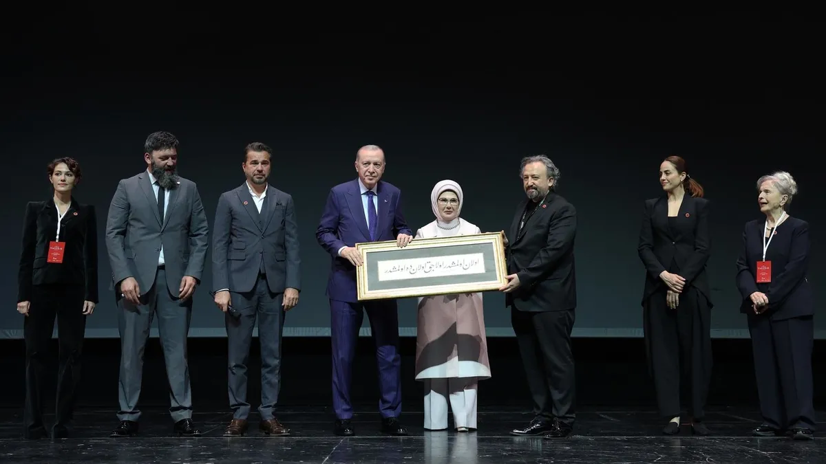 Başkan Erdoğan "Bir Adam Yaratmak" filminin galasına katıldı