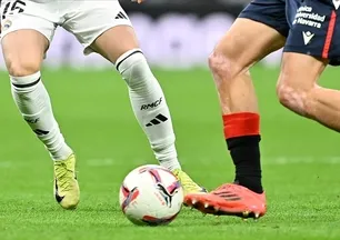 Manchester United-Arsenal maçı bugün saat kaçta? Premier Lig Manchester United-Arsenal maçı hangi kanalda yayınlanacak?