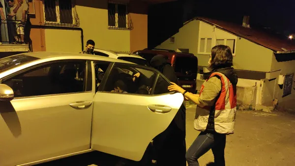 son-dakika-istanbul-merkezli-3-ilde-deas-operasyonu-32-kisi-gozaltina-alindi-1624409425976.jpg Son dakika: İstanbul merkezli 3 ilde DEAŞ operasyonu: 32 kişi gözaltına alındı