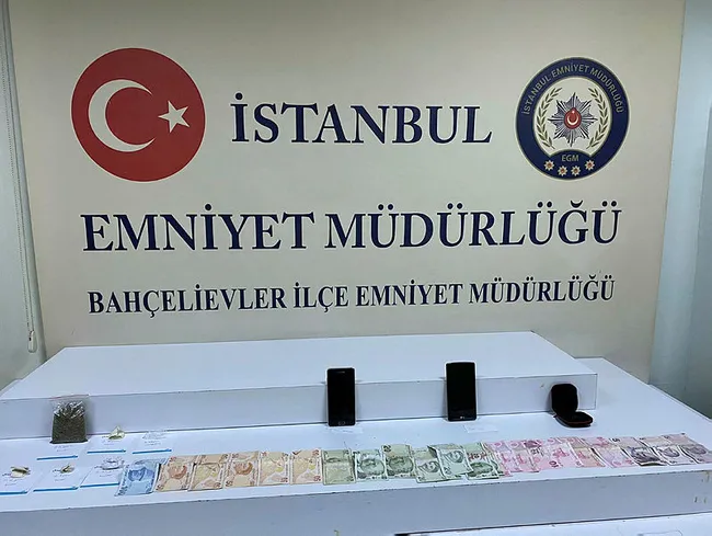 istanbulda-uyusturucu-imalati-yapan-bir-kisi-gozaltina-alindi-1622969866308.jpg İstanbul'da uyuşturucu imalatı yapan bir kişi gözaltına alındı - 2