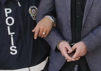 Uşak'ta FETÖ/PDY soruşturması: 13 öğretmen tutuklandı