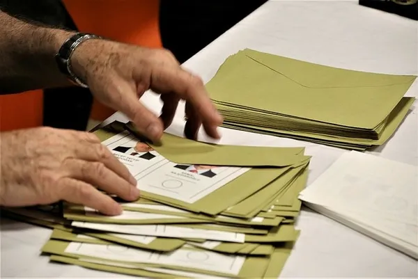 Seçim tarihinde bir ilk! 64 milyon seçmen sandık başında: Türkiye bugün 13. Cumhurbaşkanını seçiyor