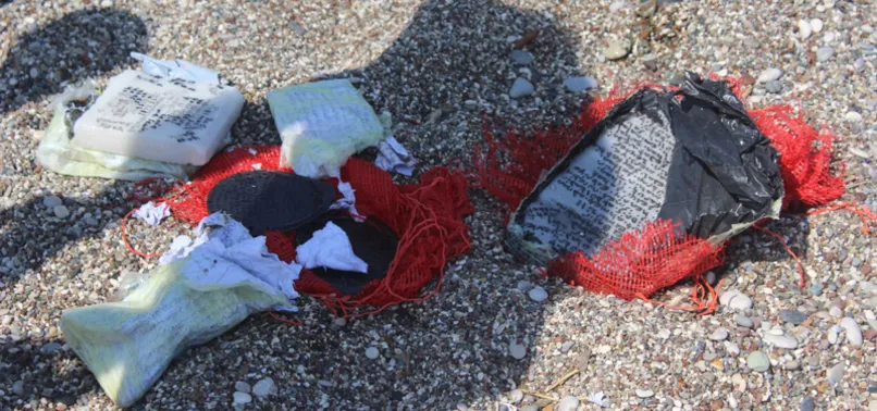 Denizden çıkarılan paketin içindekileri görenler şoke oldu!