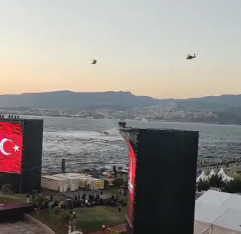 atak-t129-helikopterlerinden-izmirin-kurtulusunun-100-yilinda-zeybek-gosterisi-1662729567798.jpg ATAK T129 helikopterlerinden İzmir'in kurtuluşunun 100. yılında zeybek gösterisi - 1