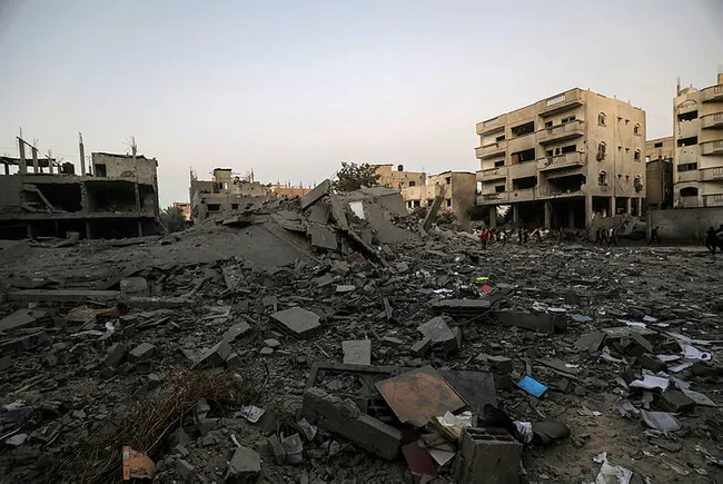 israil-hamas-savasinda-10-gunu-gazzeye-havadan-karadan-denizden-olum-kiskaci-uzmanlar-a-haberde-degerlendiriyo-1697441646479.jpg İsrail-Hamas savaşının 10. günü! Gazze’ye havadan-karadan-denizden ölüm kıskacı! Uzmanlar A Haber’de değerlendiriyor - 3