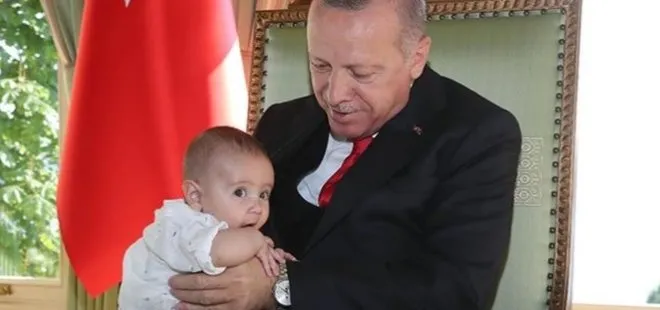 Başkan Erdoğan, kendisini ziyaret gelen Alişan ile bayramlaştı