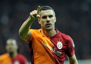 Podolski, Galatasaray yönetimini ikiye böldü