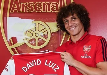 David Luiz, Arsenal'a imza attı