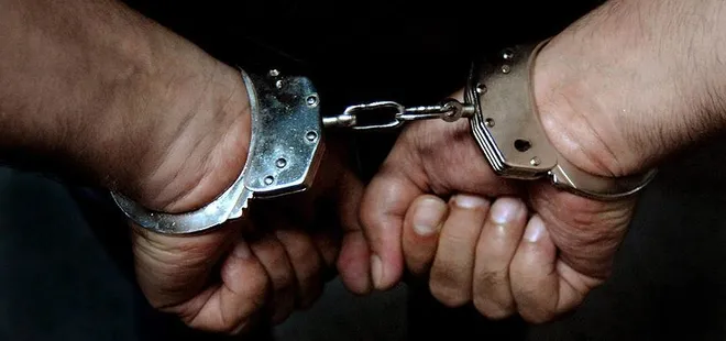 İzmir merkezli FETÖ operasyonu: 8 gözaltı