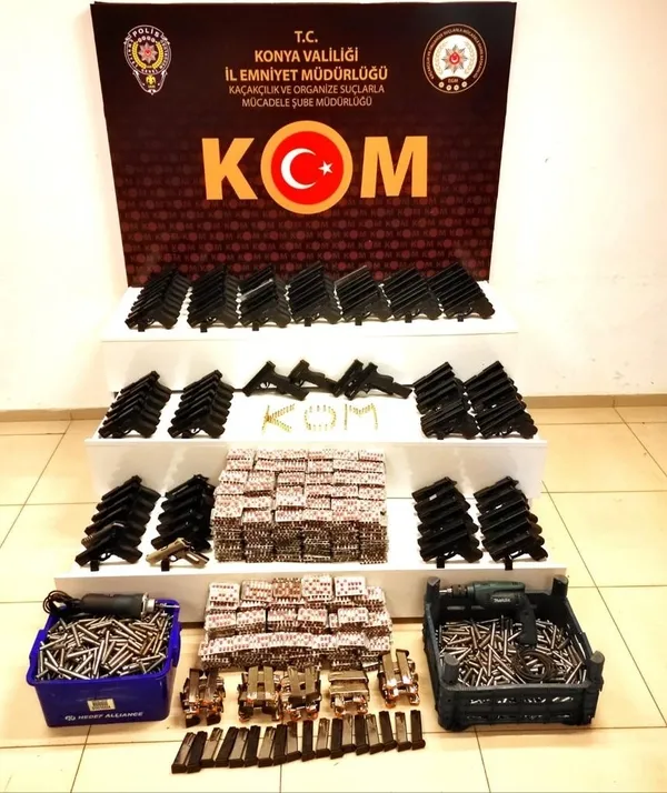 konyada-merdiven-alti-silah-imalathanesinden-cephanelik-cikti-1659707596329.jpg Konya’da merdiven altı silah imalathanesinden cephanelik çıktı - 1