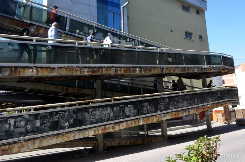 İstanbul’da korkutan görüntü! Bakımsız kalan üst geçit çürüdü 6