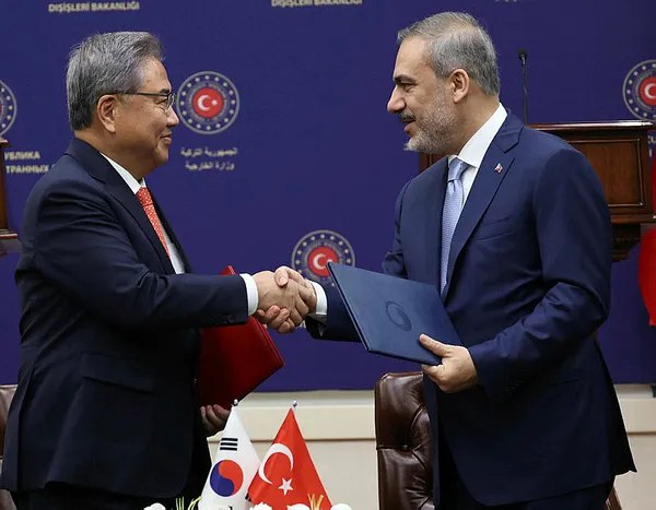 Güney Kore Dışişleri Bakanı Park Jin’den Türkçe mesaj: Bizlerle omuz omuza verip savaştığınızı asla unutmayacağız