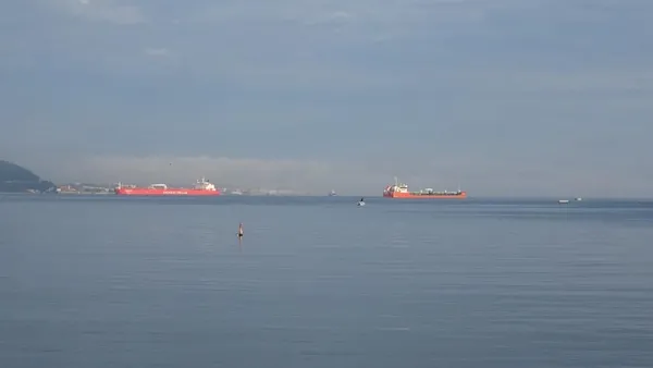 canakkale-bogazi-sis-nedeniyle-transit-gemilere-kapatildi-1681968963712.jpg Çanakkale Boğazı sis nedeniyle transit gemilere kapatıldı - 3